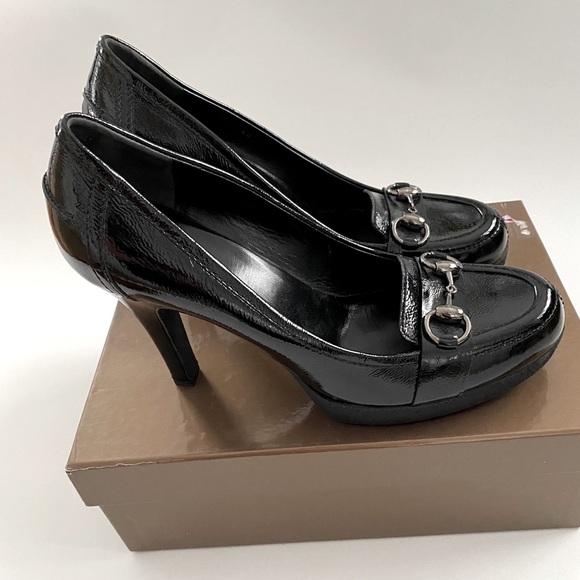 Gucci Shoes - Gucci Horsebit Accent patent leather pumps